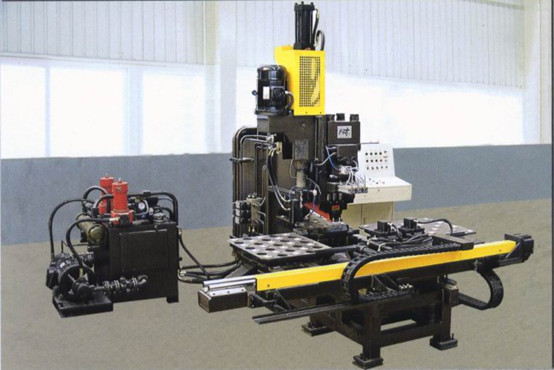 Marcatura della macchina della perforazione di CNC di 1000 KN/perforatrice di perforazione idrauliche per la lamina di metallo